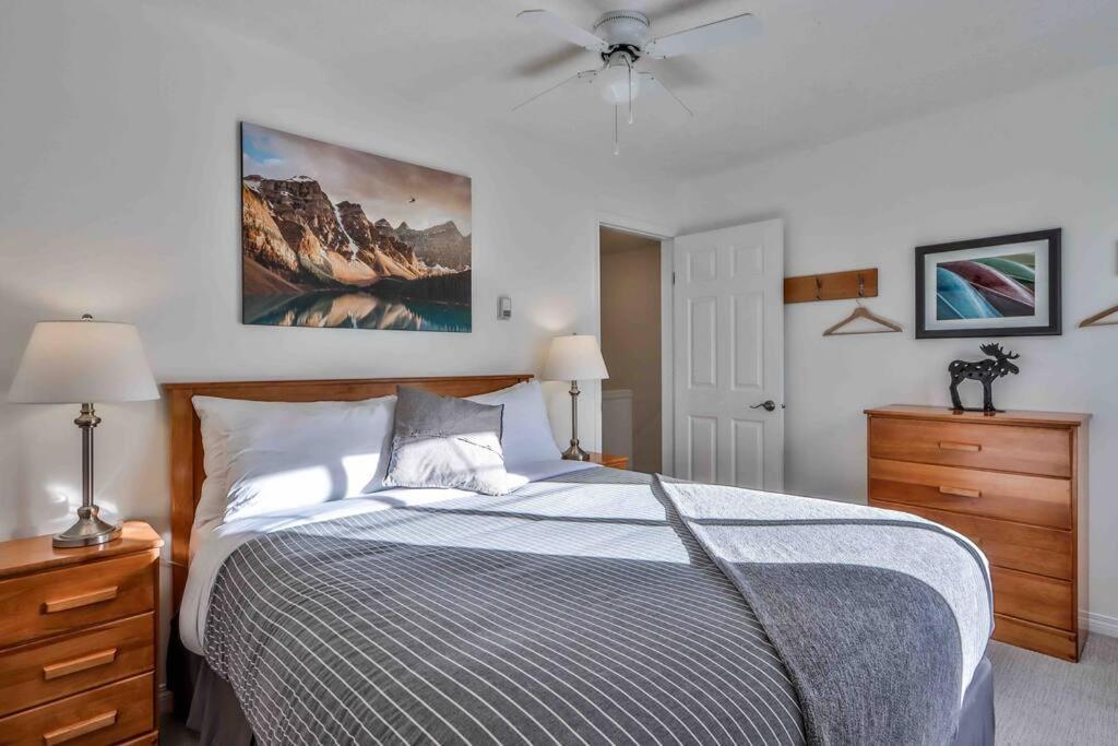 Ferienwohnung Big Mountain Views - Bright 2-Story Corner Unit Canmore Exterior foto